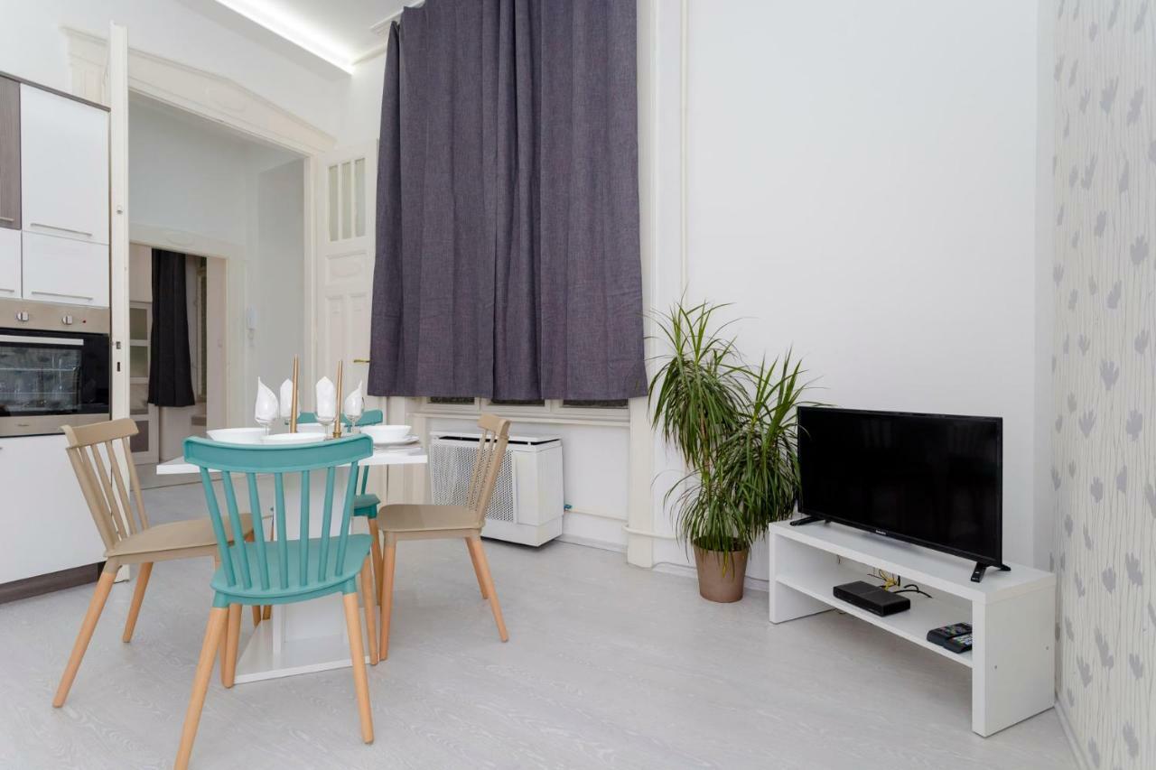 Boutique Residence Jokai - Apartment In The City Center Budapeste Exterior foto